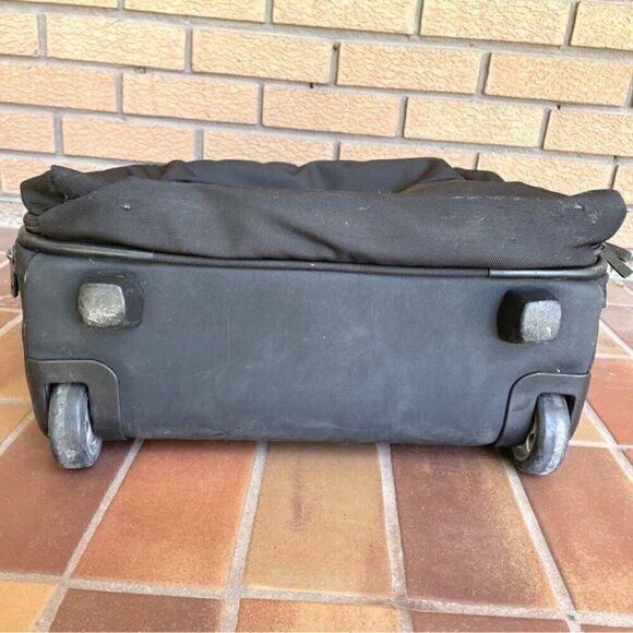 Mandarina Duck Black Work Trolley Pilot Case - great for work travellers! - Picture 14 of 15